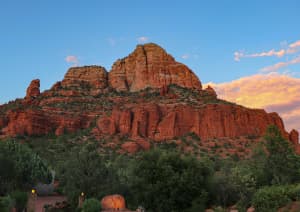 Высокая красная гора в Седоне.